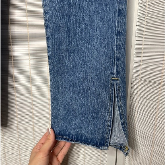 Good American Medium Wash Straight Leg Jeans Size 2 - Picture 3 of 8